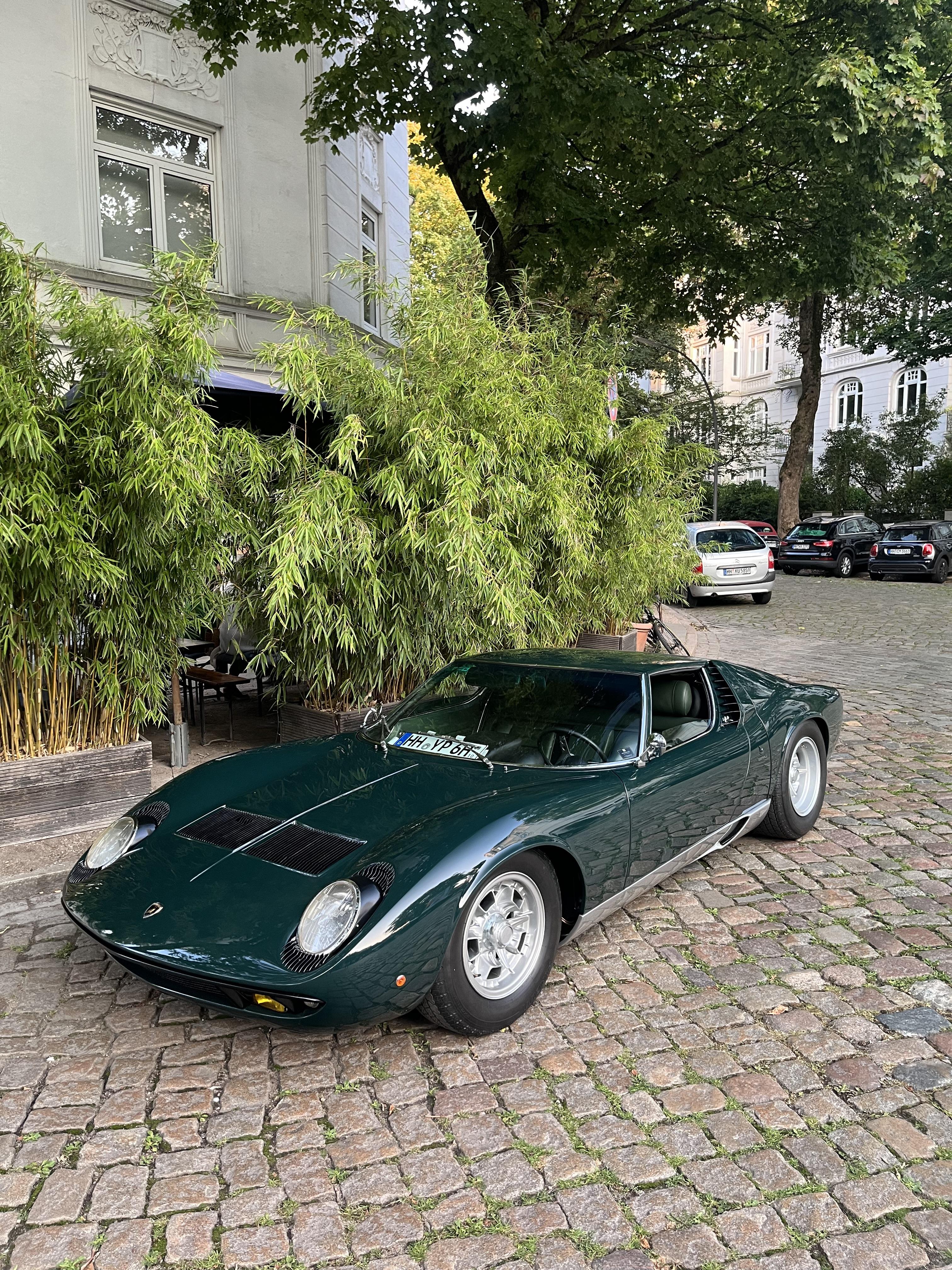 Color as Capital: The $1.7M Verde Miura P400 and the Power of Rarity