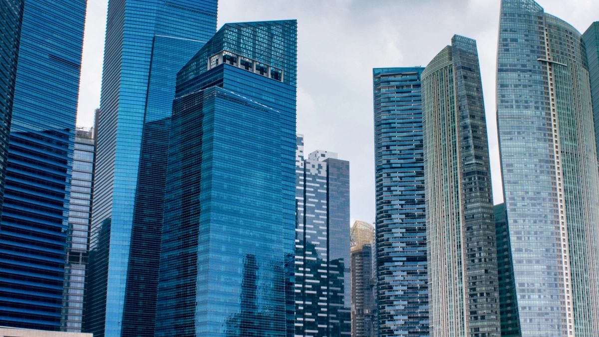 Singapore in 2026: Is the City-State Still the Gem of the East for High-Net-Worth Individuals?